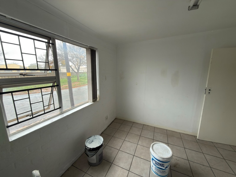 To Let Commercial Property for Rent in Worcester Western Cape